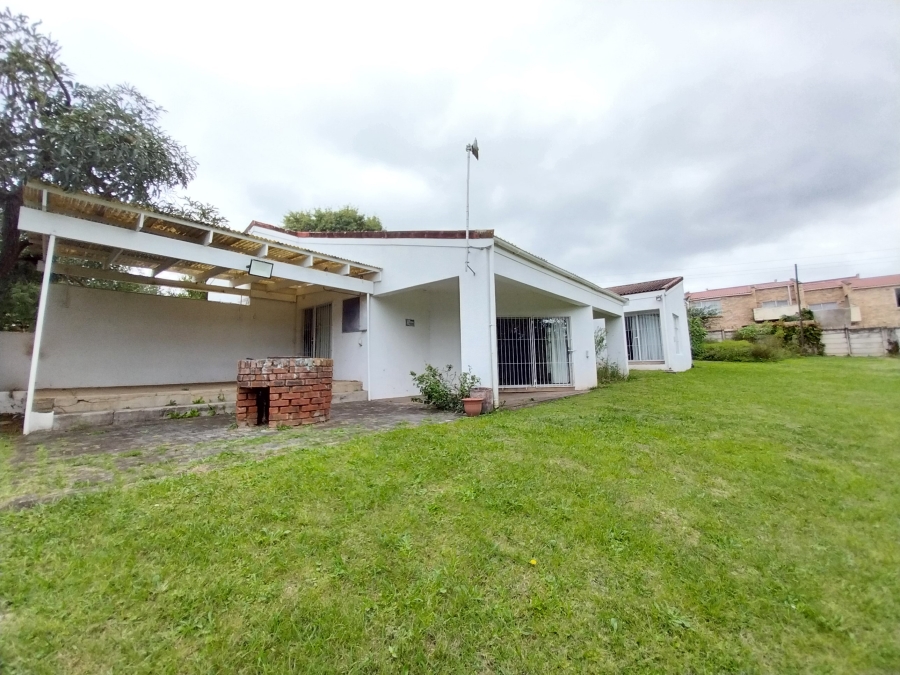 To Let 6 Bedroom Property for Rent in Fort Gale Eastern Cape